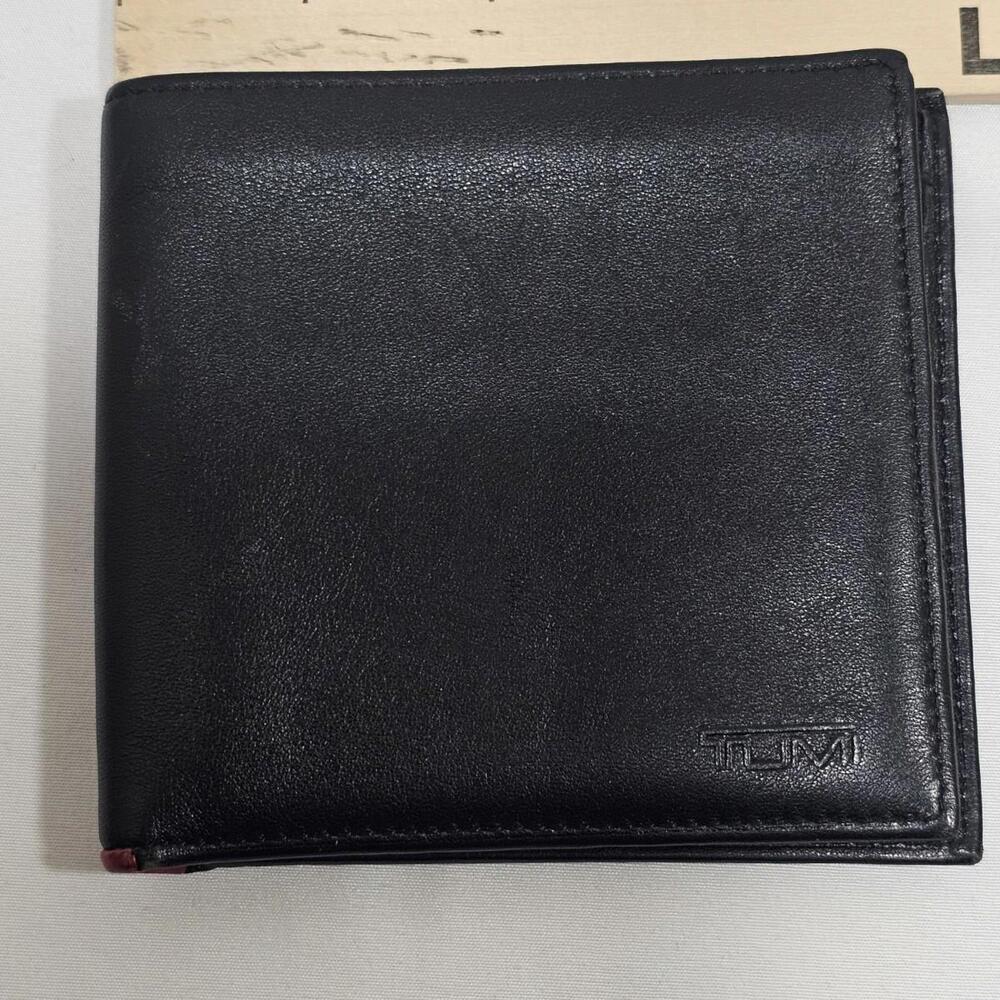 Tumi Mens Black Lesther Wallet With Red Details Bi Fold. - Picture 7 of 7